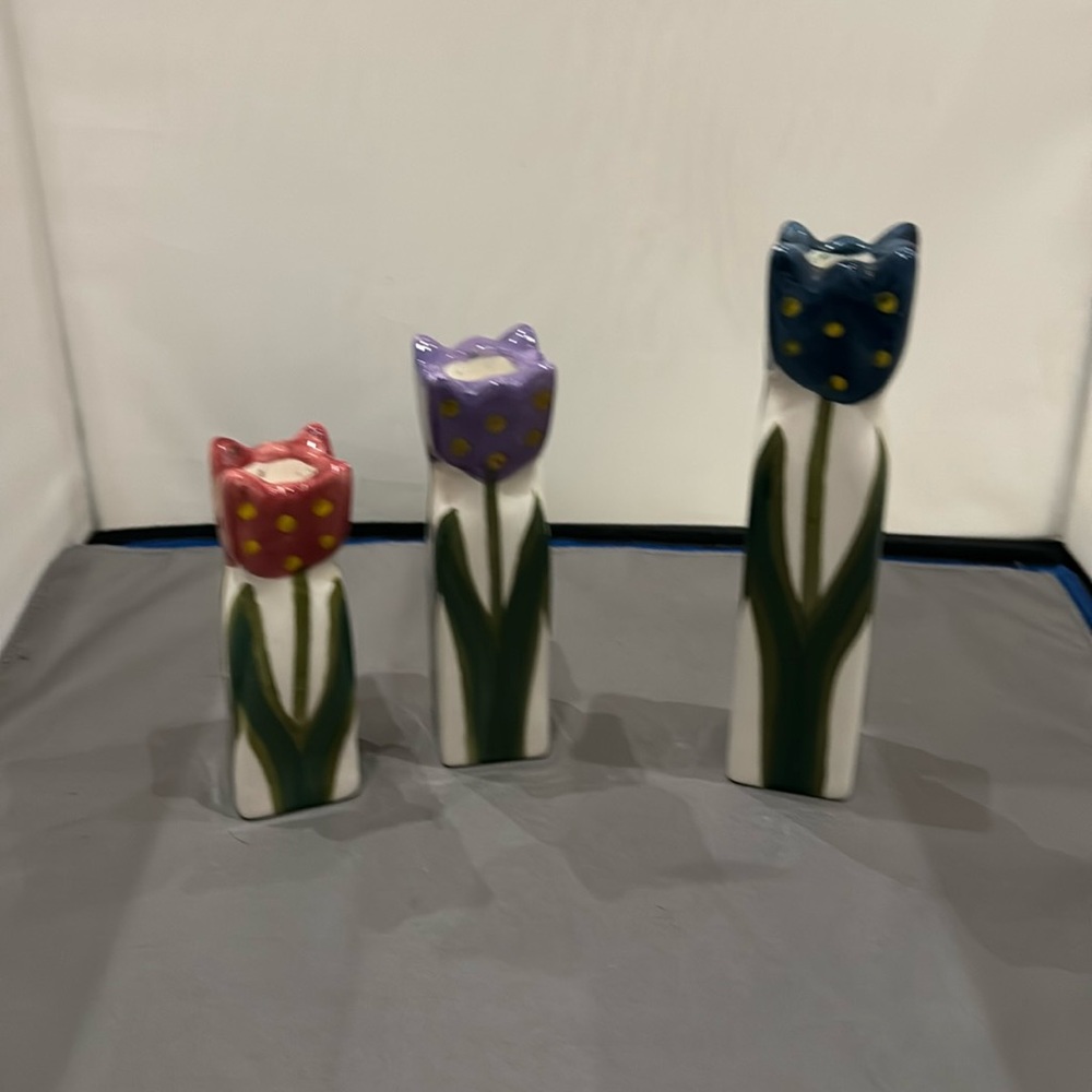 Giftco ceramic flowers candle holders‎